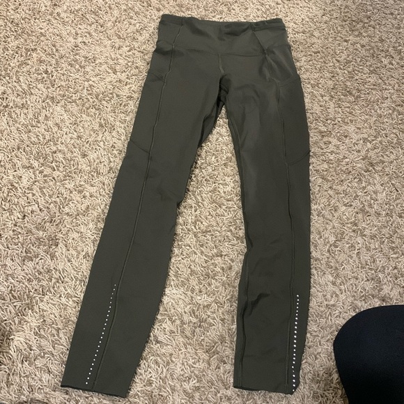 green lululemon leggings - Picture 1 of 4